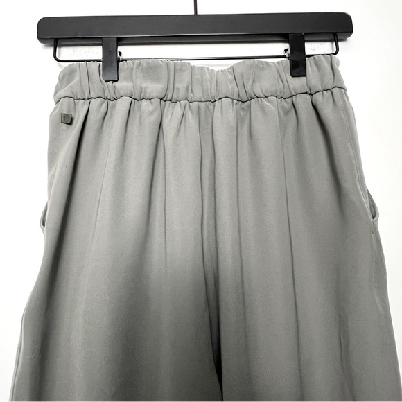 Lululemon Noir Crop Waist Tie Removed High Rise Relaxed Fit Pant in Grey Sage - Picture 11 of 14